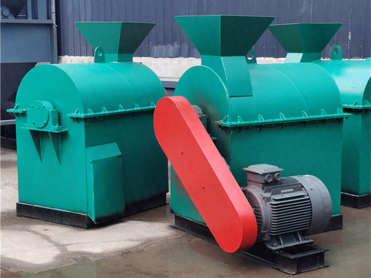 有機(jī)肥打糞機(jī)粉碎物料更細(xì)