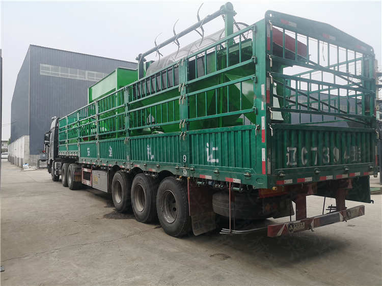 寧夏雞糞客戶年產(chǎn)5萬噸顆粒有機(jī)肥生產(chǎn)線設(shè)備發(fā)貨