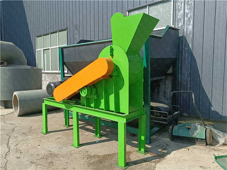 泥土營養(yǎng)土濕料雙級粉碎設(shè)備,粉碎效果細(xì)膩