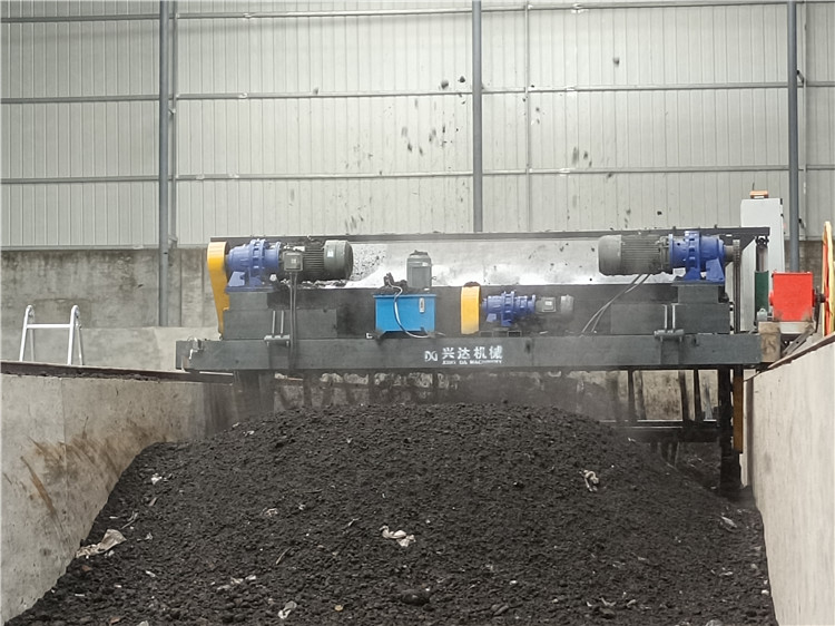 液壓槽式翻拋機(jī),有機(jī)肥發(fā)酵腐熟設(shè)備,肥料豬糞雞糞堆肥加工設(shè)備