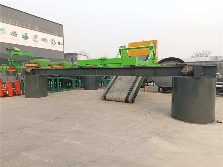 大跨度5米鏈板翻拋機 雞糞牛糞養殖糞污處理堆肥機 興達發酵腐熟有機肥設備