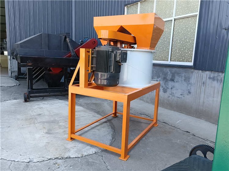 酒糟菌渣 養殖場畜禽糞便污泥有機肥立式粉碎機 興達破碎機供應廠家