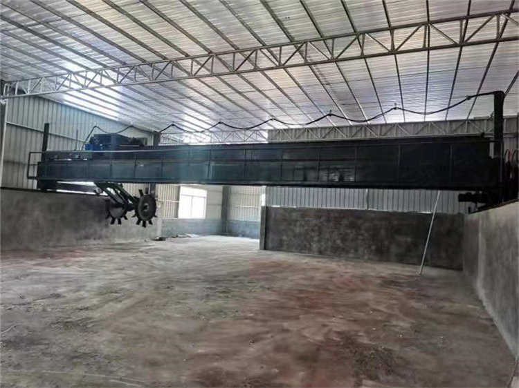 供應大型糞便發酵有機肥設備 輪盤翻拋機 大跨度堆肥雞糞羊糞處理機