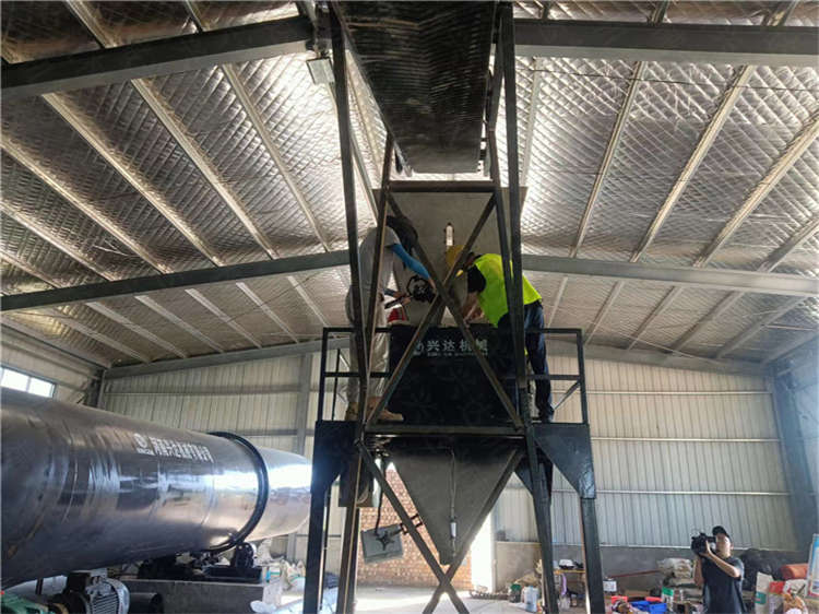 有機(jī)肥計(jì)量全自動包裝秤 粉劑肥料包裝機(jī) 自動稱重顆粒打包機(jī) 興達(dá)機(jī)械